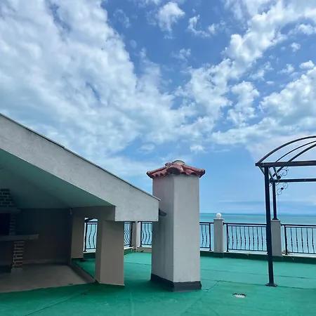 Antorini Style Apartment